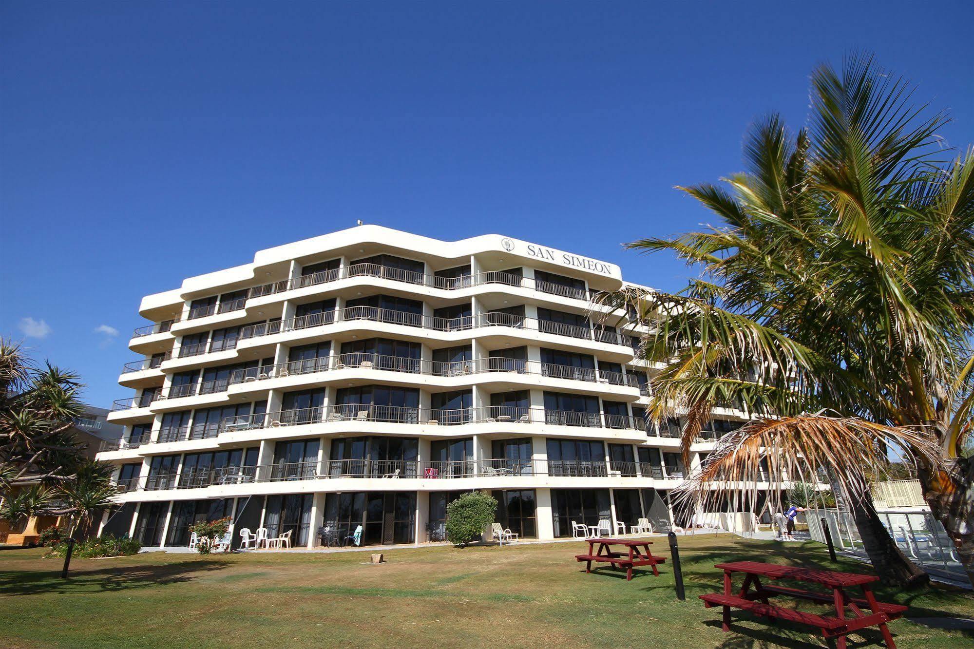 San Simeon Beachfront Apartments Tugun Gold Coast Esterno foto