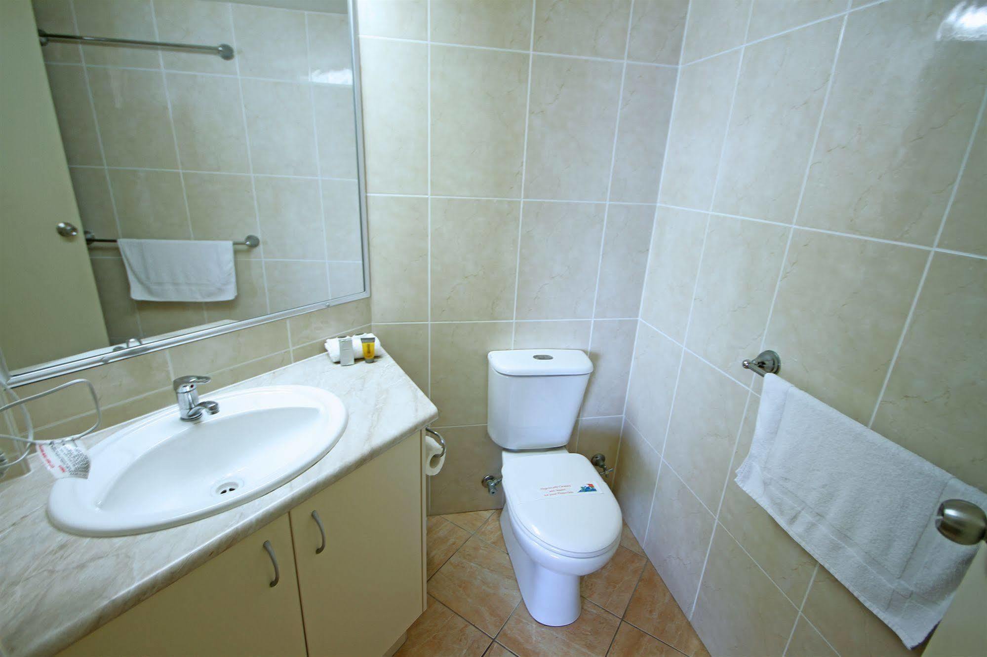 San Simeon Beachfront Apartments Tugun Gold Coast Esterno foto