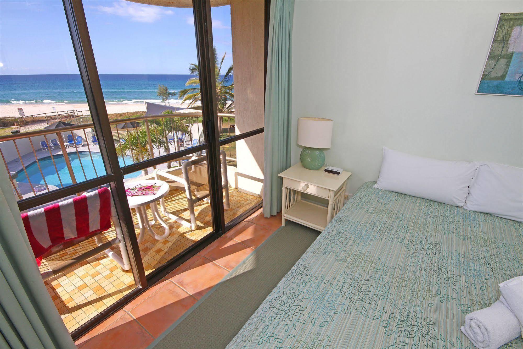 San Simeon Beachfront Apartments Tugun Gold Coast Esterno foto