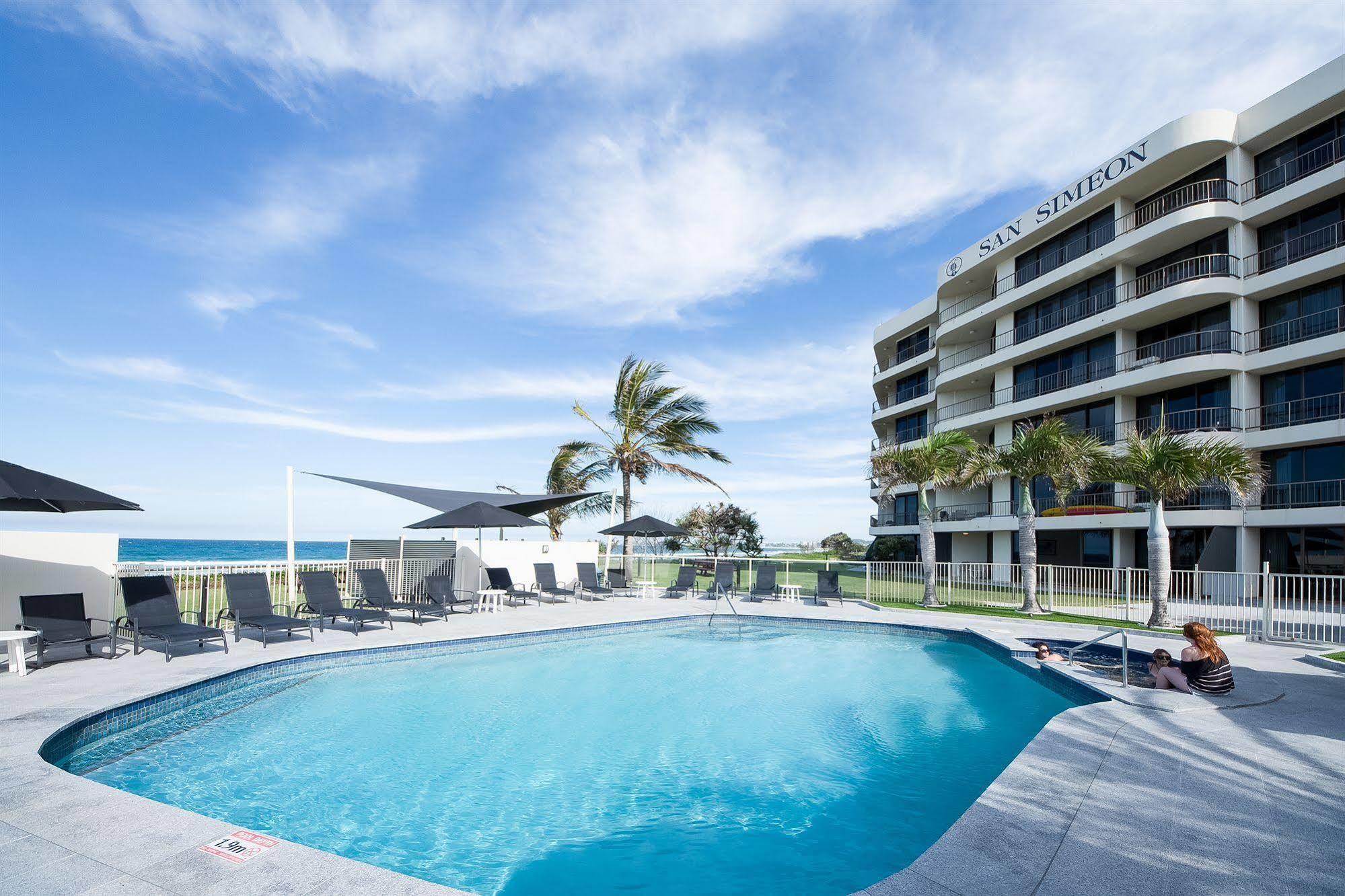 San Simeon Beachfront Apartments Tugun Gold Coast Esterno foto