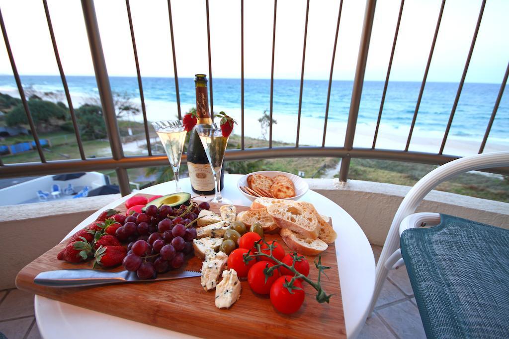 San Simeon Beachfront Apartments Tugun Gold Coast Esterno foto