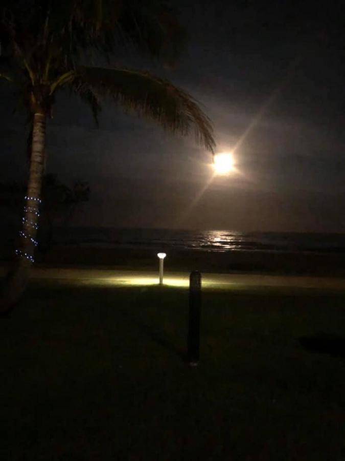San Simeon Beachfront Apartments Tugun Gold Coast Esterno foto